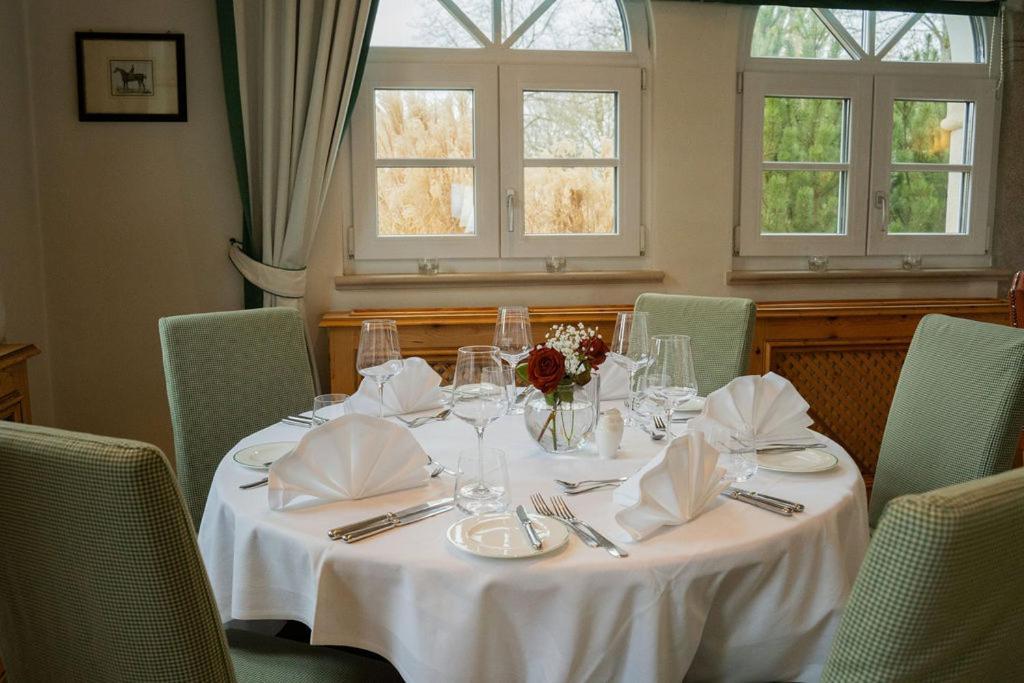 Gut Altholz Landhotel Und Restaurant Hutter Plattling Exterior photo